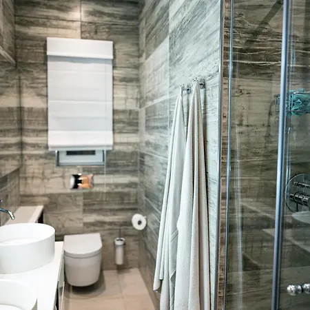 Luxury & Spacious 3 Bedroom, Large Balcony Kbas1-3
