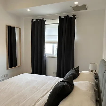 Apartment Luxury & Spacious 3 Bedroom, Large Balcony Kbas1-3