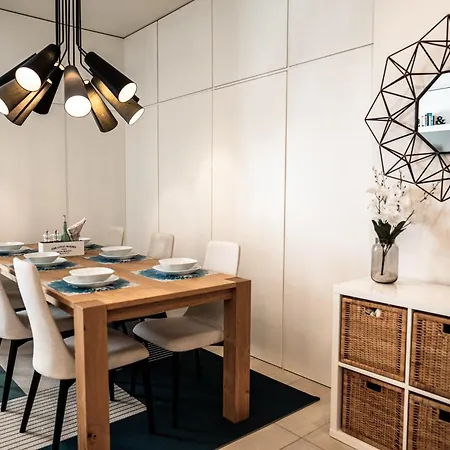 アパート Luxury & Spacious 3 Bedroom, Large Balcony Kbas1-3