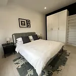 Luxury & Spacious 3 Bedroom, Large Balcony Kbas1-3 Apartment